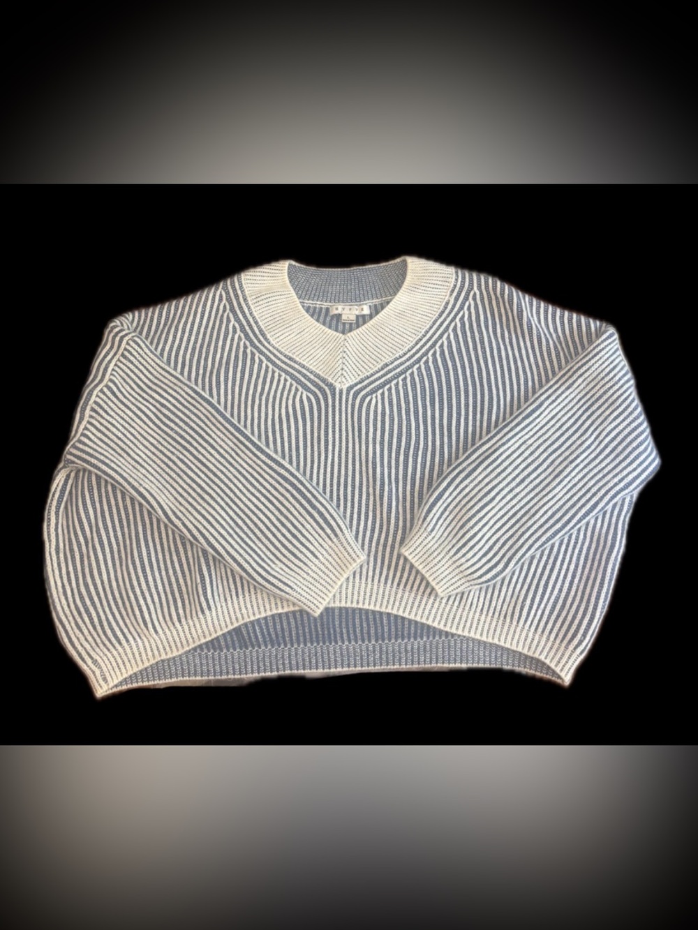 HYFVE Size: L Women’s Striped V-Neck Sweater - Blue & White